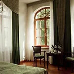 Palac W Rymaniu Hotel