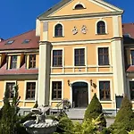 Palac W Rymaniu Hotel 3*