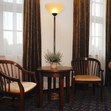 Palac W Rymaniu Hotel
