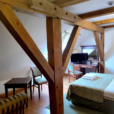 Palac W Rymaniu Hotel