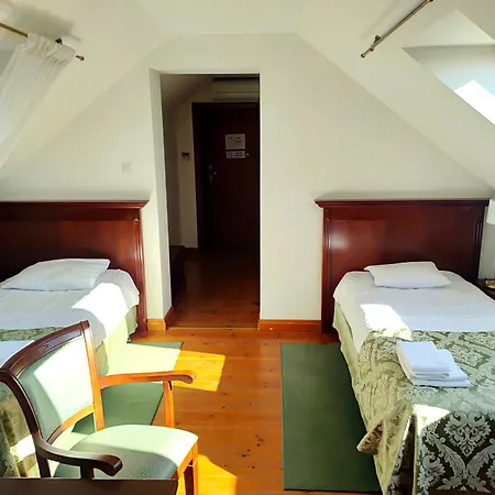 Palac W Rymaniu Hotel