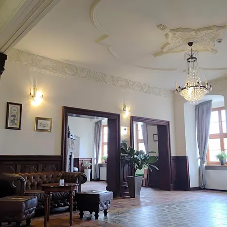 Palac W Rymaniu Hotel