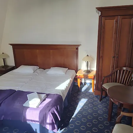 Palac W Rymaniu Hotel