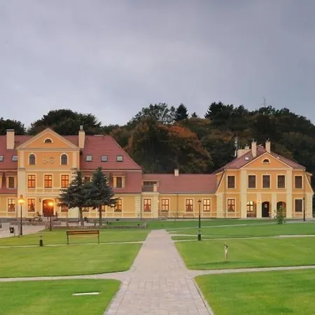 Palac W Rymaniu Otel