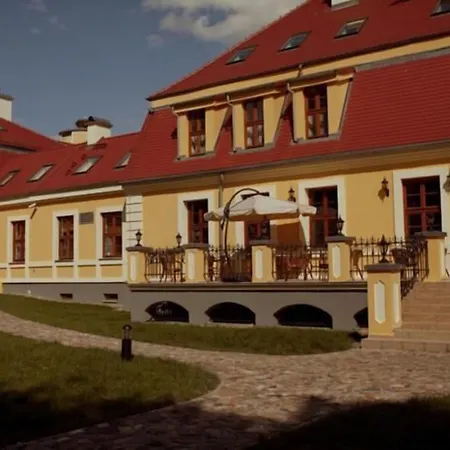 Palac W Rymaniu Hotel Rymań