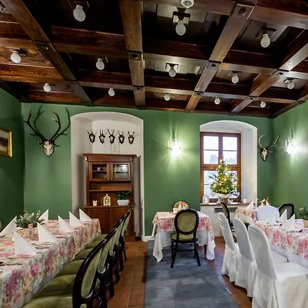Palac W Rymaniu Hotel