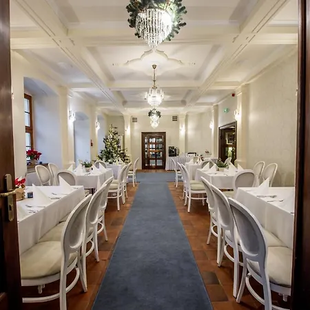 Palac W Rymaniu Hotel Ryman