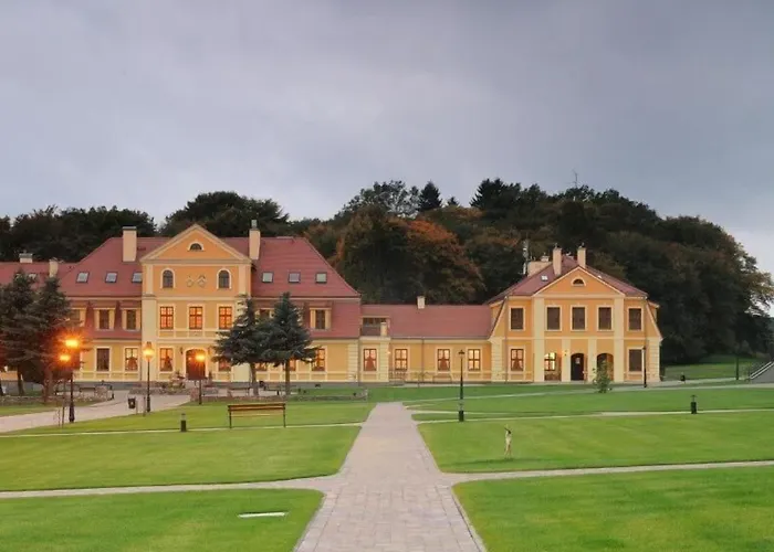Palac W Rymaniu Hotel