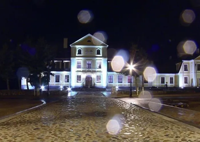 Palac W Rymaniu Hotel