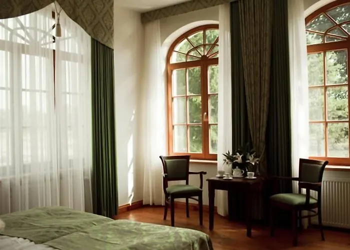 Palac W Rymaniu Ξενοδοχείο