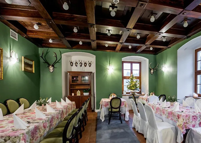 Palac W Rymaniu Hotel Rymań