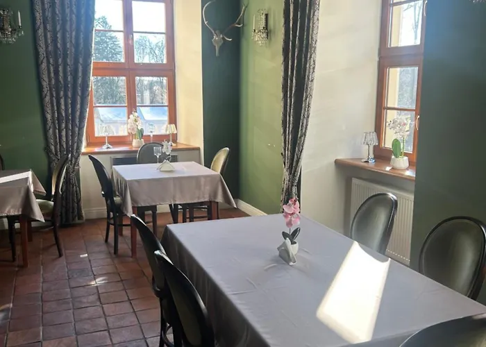 Palac W Rymaniu Hotel Rymań