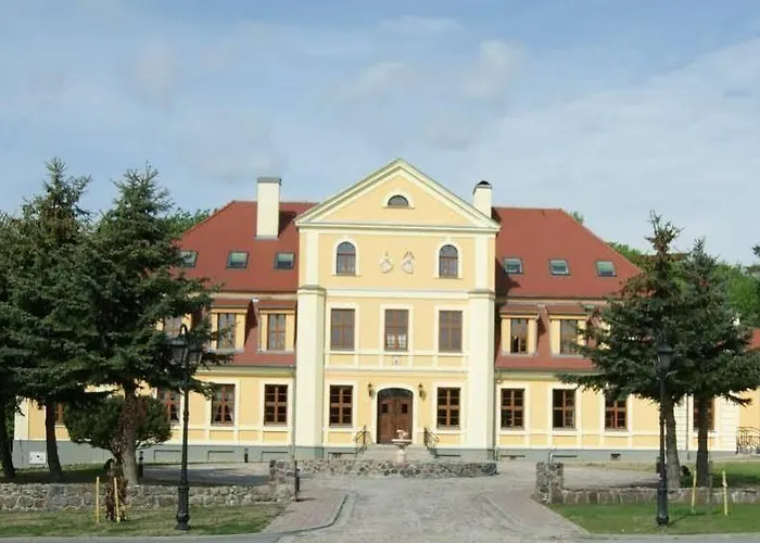 Palac W Rymaniu Hotel 3*